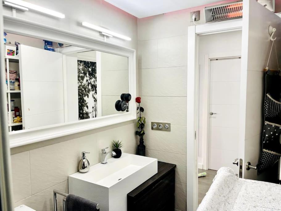 Nuevo!! Apartamento Lujo&Confort. Parking Sevilla Exterior foto